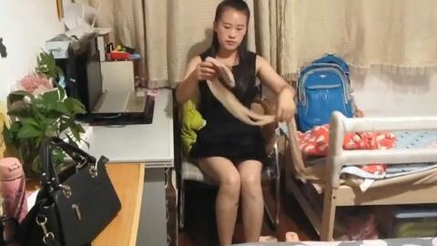 玩妈妈的丝袜窃丝吧,揭秘妈妈们的神秘窃丝世界