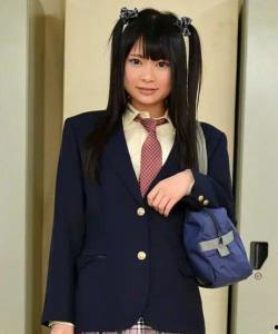 夏芽爱莉在线播放,青春校园的甜蜜旋律，在线播放带你重温校园时光